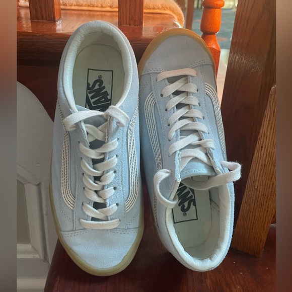 like new vans - Picture 2 of 5